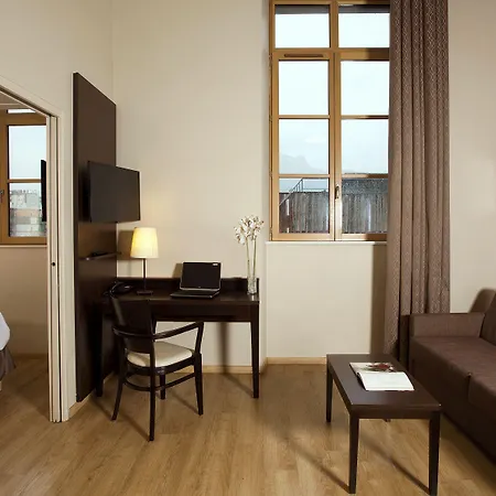 Ξενοδοχείο με διαμερίσματα Residhome Caserne De Bonne