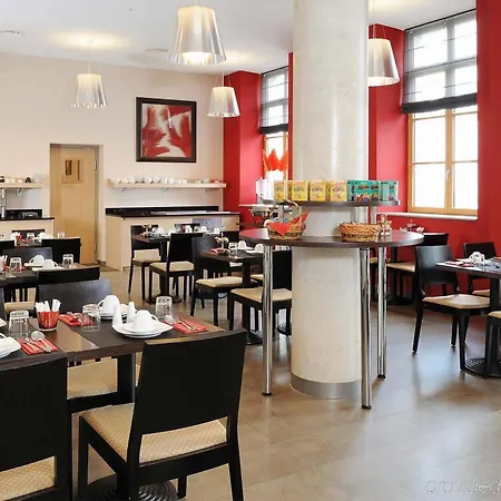 Aparthotel Residhome Caserne De Bonne 4*